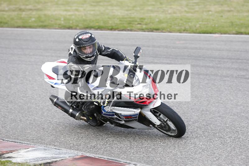 Archiv-2025/09 22.04.2025 Cornu Master School ADR/rot-rouge/19